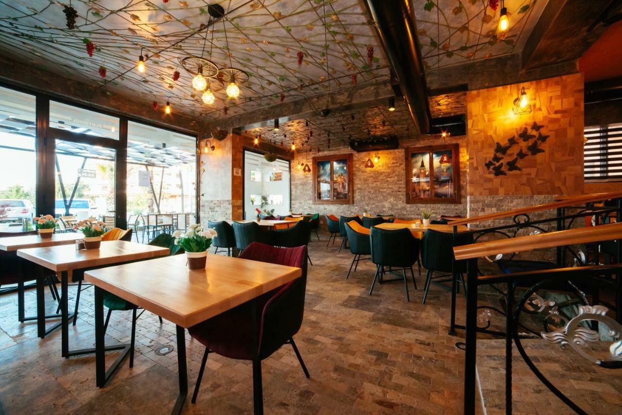 Hotel Platinum Улцинь Экстерьер фото
