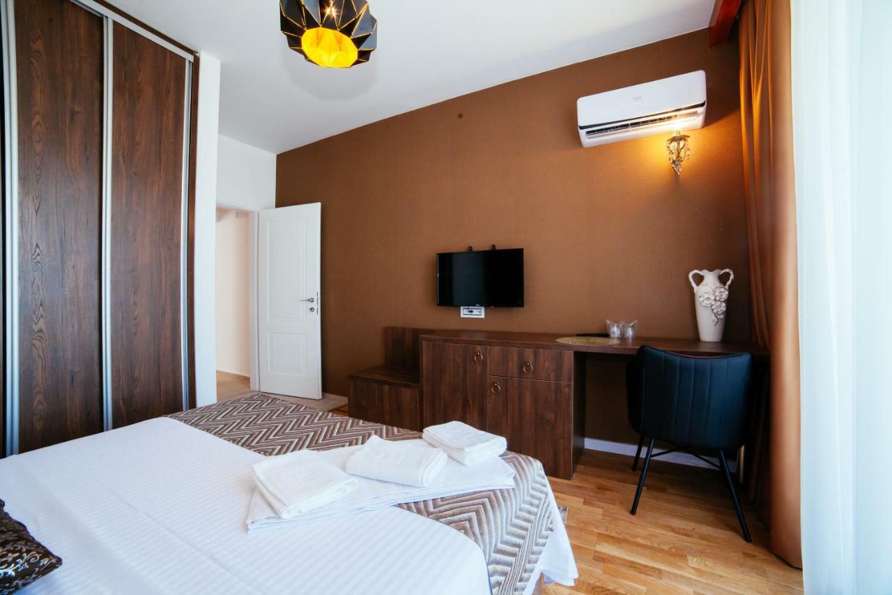 Hotel Platinum Улцинь Экстерьер фото