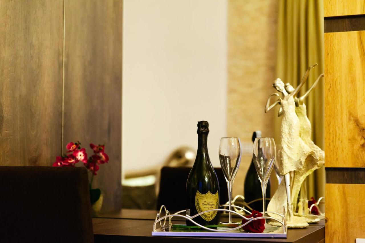 Hotel Platinum Улцинь Экстерьер фото